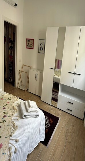 Fer et planche à repasser, Wi-Fi, draps fournis
