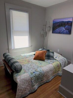 3 quartos, ferros/tábuas de passar roupa, Wi-Fi, roupa de cama