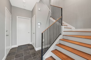 Interior - Modern EaDo Home - Walk to Convention Center, Stadiums & Downtown (Houston)