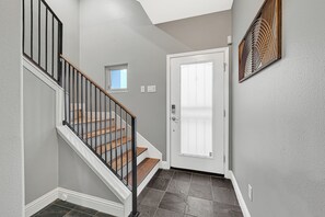 Interior - Modern EaDo Home - Walk to Convention Center, Stadiums & Downtown (Houston)