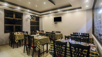 House | Dining