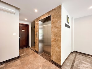 Studio, pemandangan kota | Interior