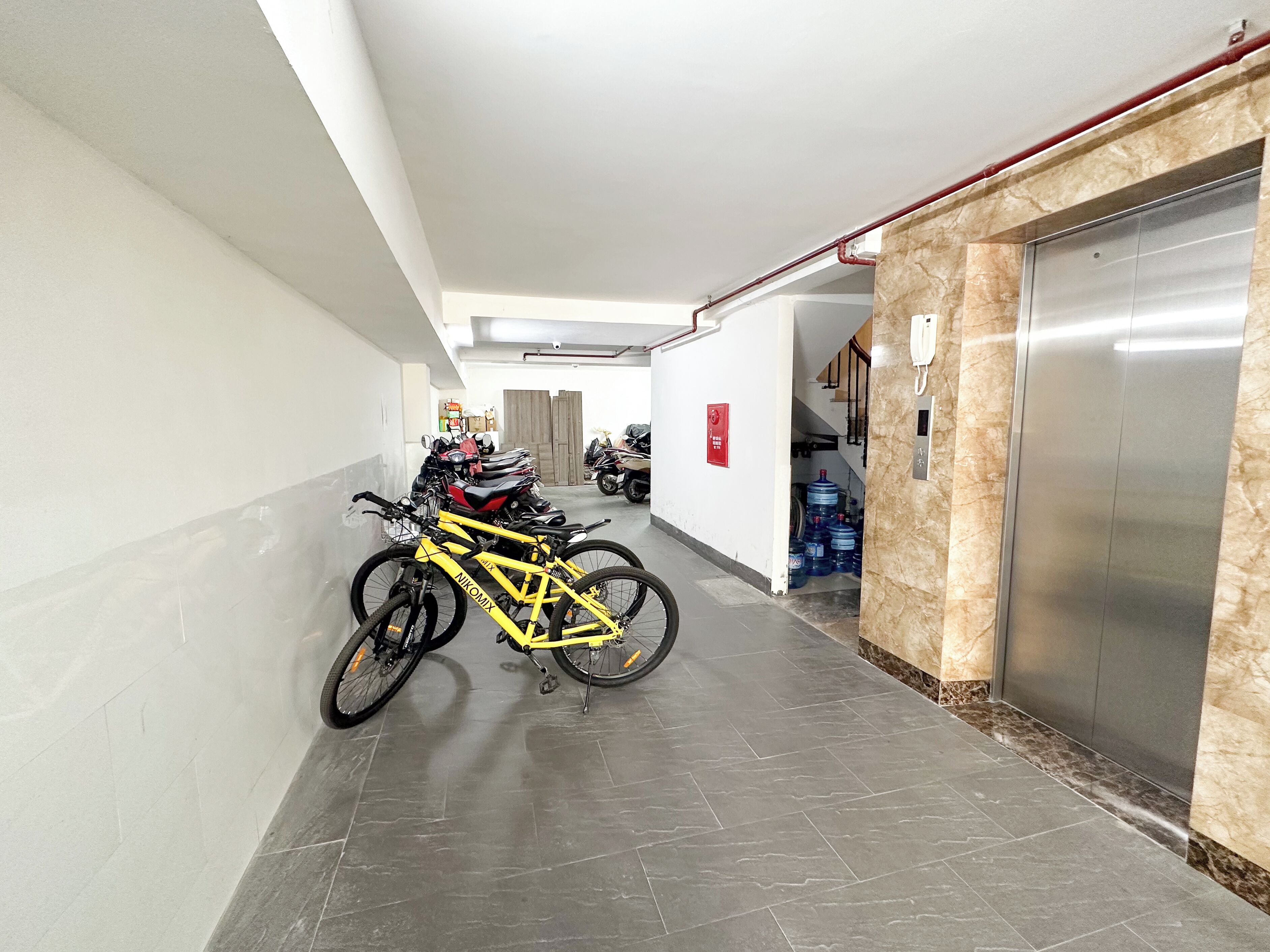 Studio, vue sur la ville | Intérieur