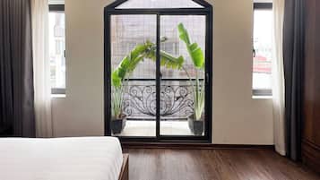 Studio, City View | Iron/ironing board, free WiFi