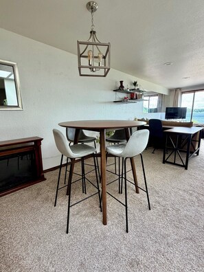 Dining - Stunning 2-Bedroom Condo Retreat with Lake WA Views! (Renton)