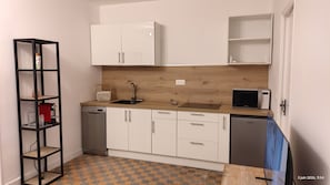 Private kitchen - Vrbo Property (Manosque)