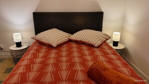 Room - Vrbo Property (Manosque)