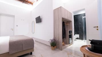 Kamar Double atau Twin Standar | Brankas, tirai kedap cahaya, setrika/meja setrika, dan Wi-Fi gratis