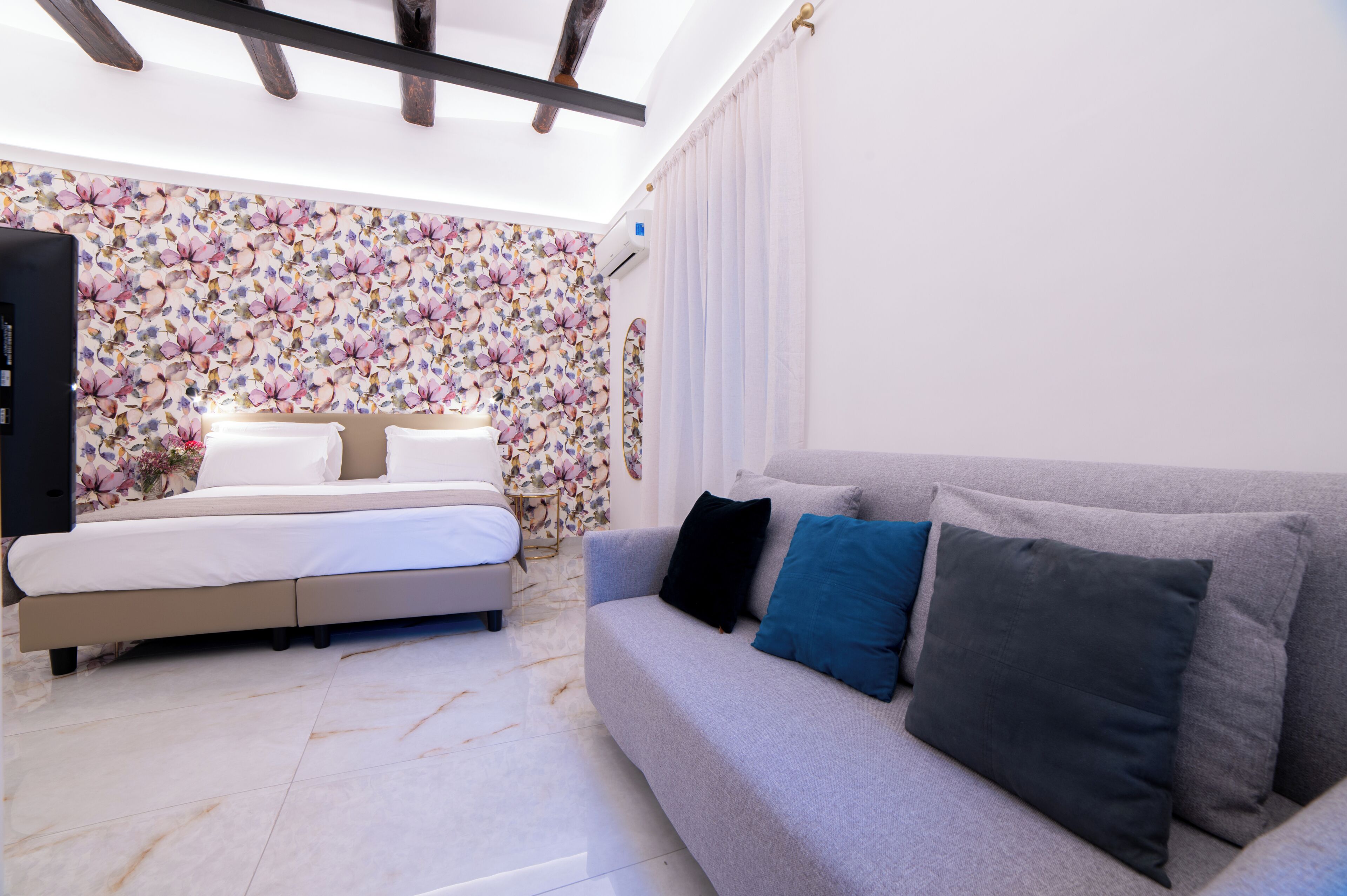 Superior Quadruple Room, City View