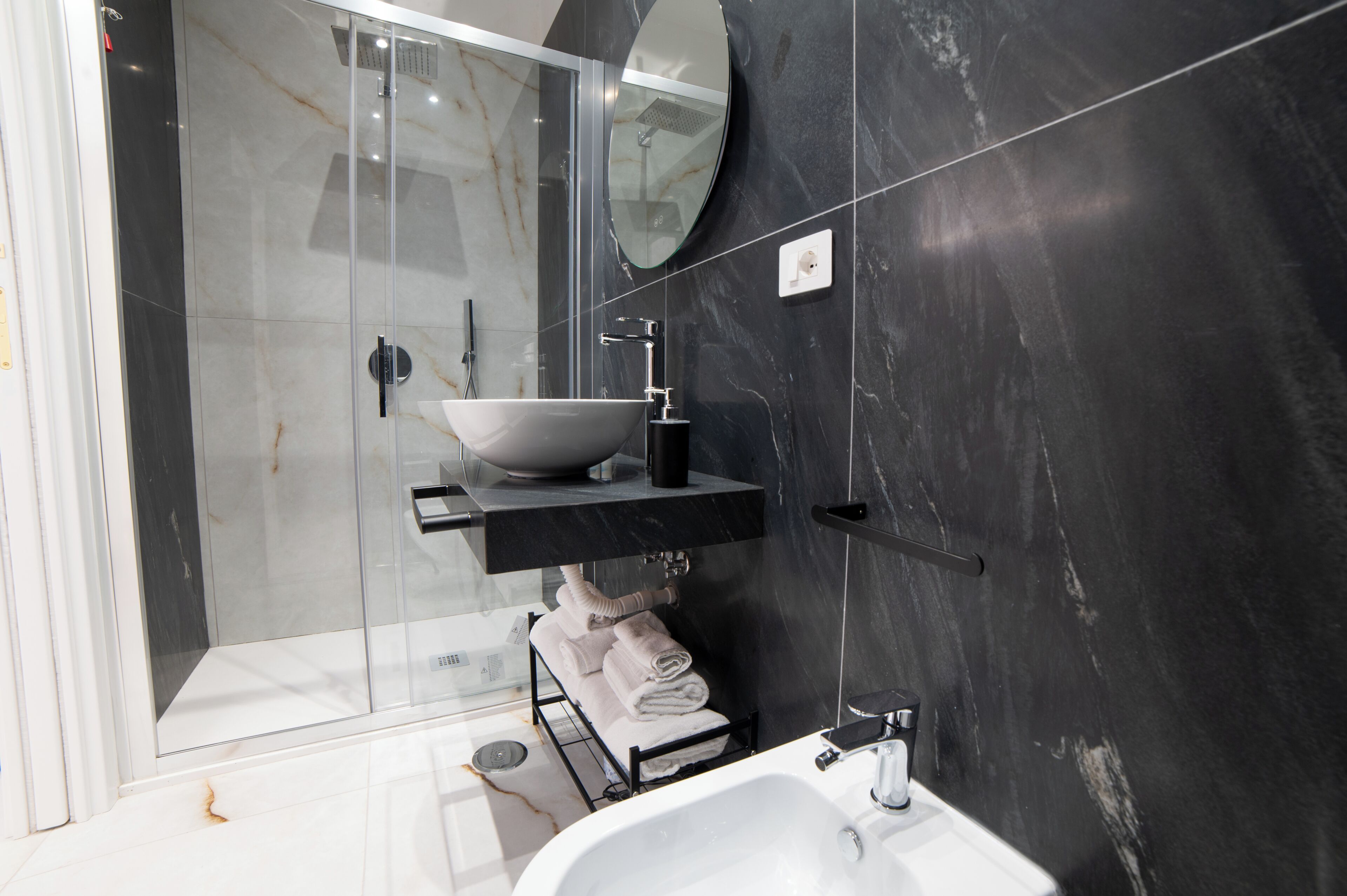Deluxe Triple Room, City View | Bathroom | Shower, hair dryer, towels, soap