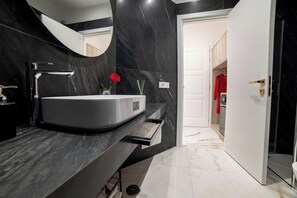 Standard Double or Twin Room | Bathroom | Shower, hair dryer, towels, soap