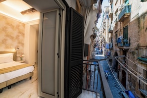 In-room safe, blackout drapes, iron/ironing board, free WiFi - NAPOLI TIME TOLEDO (Napoli)