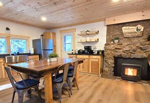 Dining - Kings Canyon Base Camp (Wilsonia)
