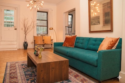 Stay Together in Style – 5BR Family Townhome!