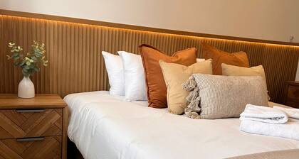 Stylish 2-Bed Getaway | Work & Recharge