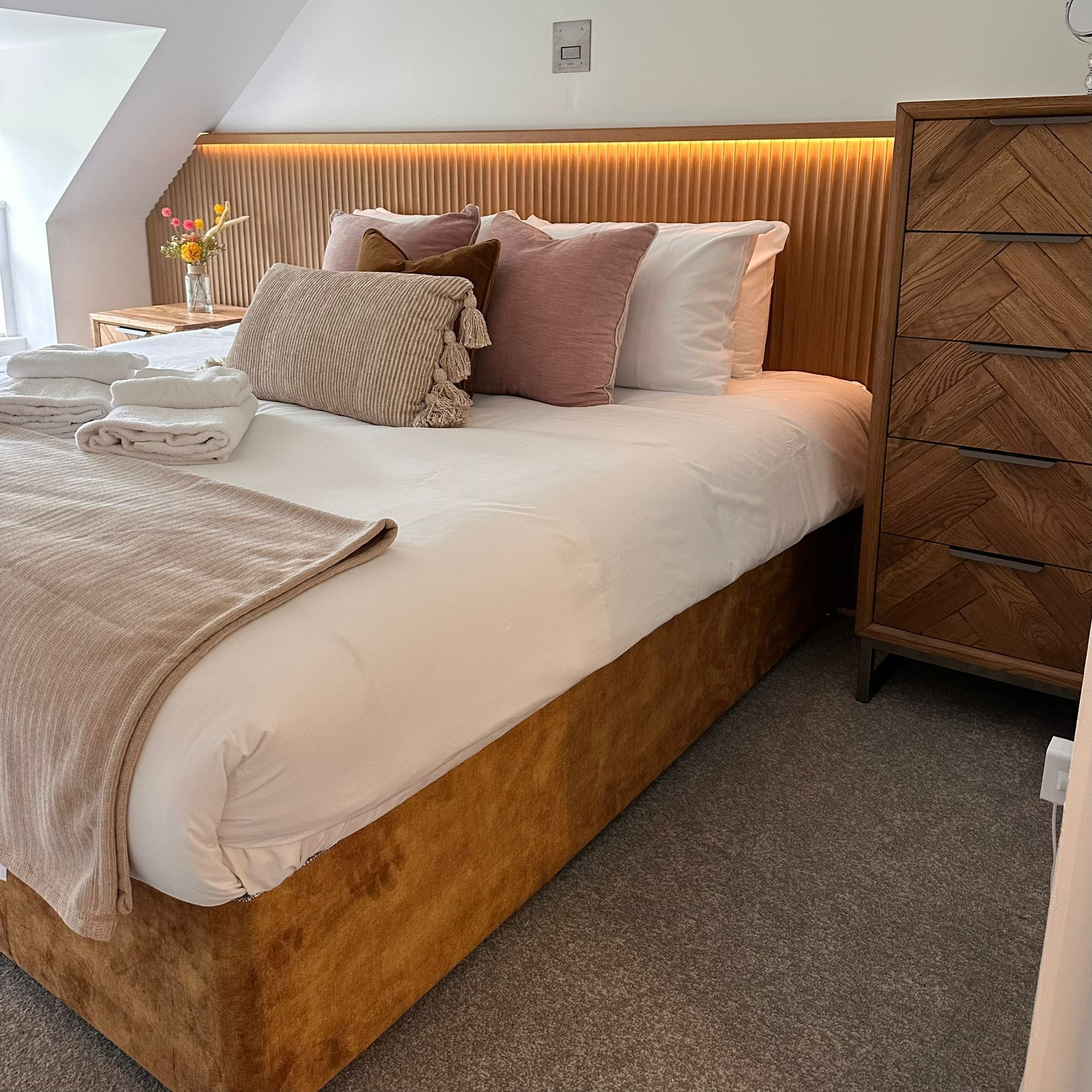 2 bedrooms, iron/ironing board, travel cot, free WiFi