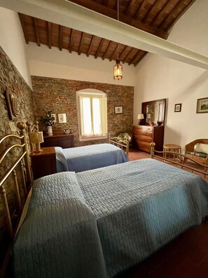 Iron/ironing board, WiFi, bed sheets, wheelchair access - Vrbo Property (Larciano)