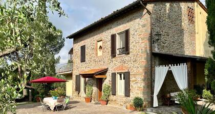Tuscan country house