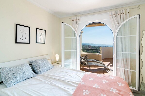 Apartment (2 Bedrooms) | Interior - Saa- Comfortable Apartment Near Puerto Banus (Marbella)