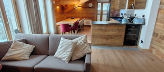 Villa Les Clochards - luxury Ski-in/out Matterhorn view 6 apartments 4-40 people