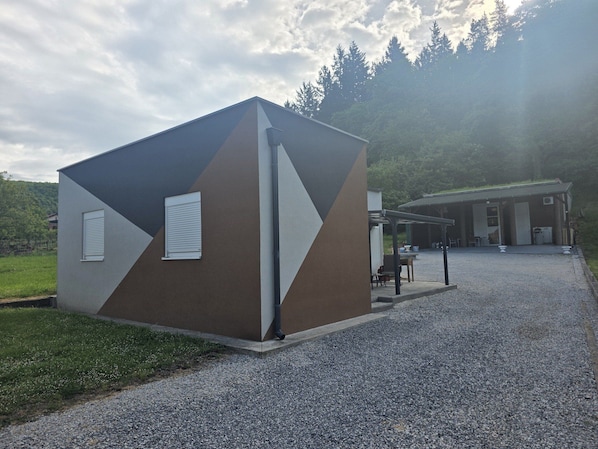 บ้านพัก (Holiday Home with Terrace) | บริเวณภายนอก