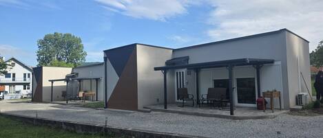 House (Holiday Home with Terrace) | Exterior