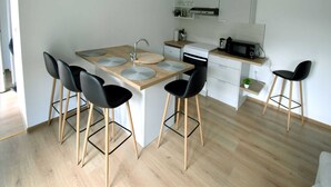 House (Holiday Home with Terrace) | Private kitchen | Fridge - Vacation Home Rose (Kutjevo)