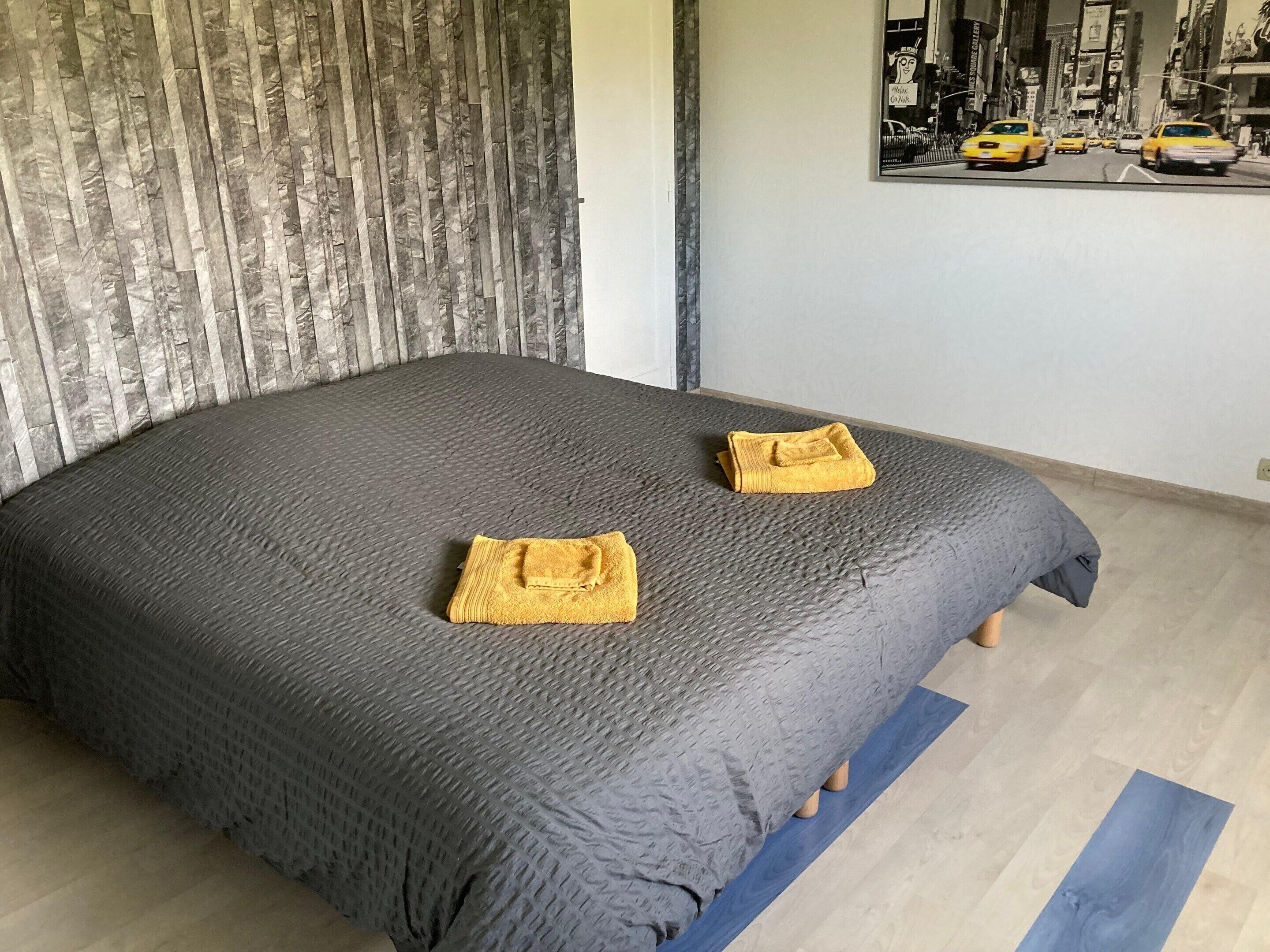 House | 5 bedrooms, individually furnished