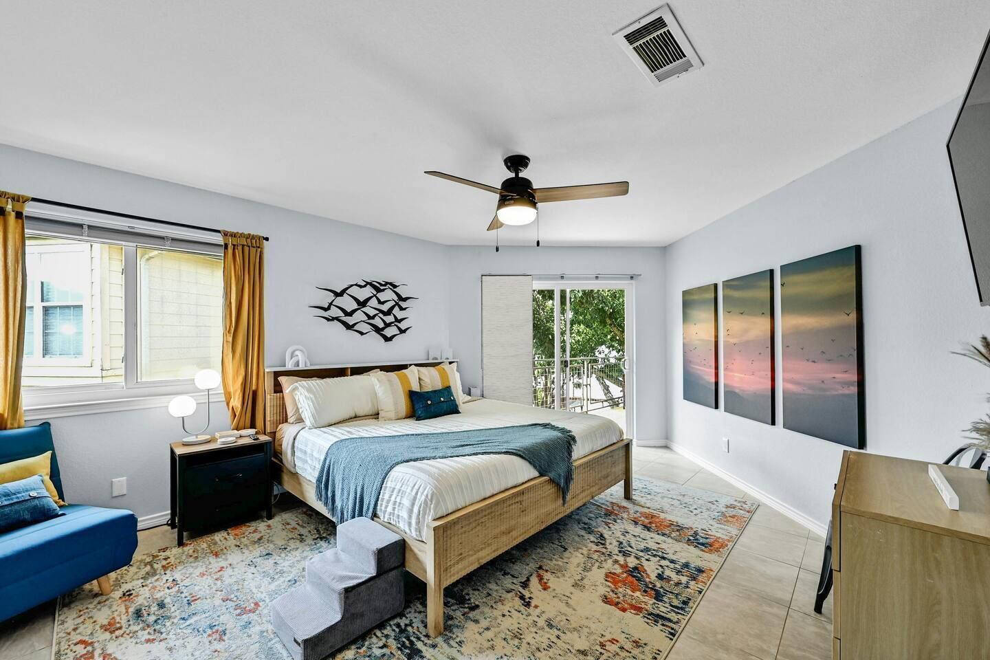 In-room safe, WiFi, bed sheets