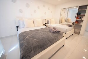 Junior Apartment, City View | Free WiFi - Da Vinci Suites (San Juan)
