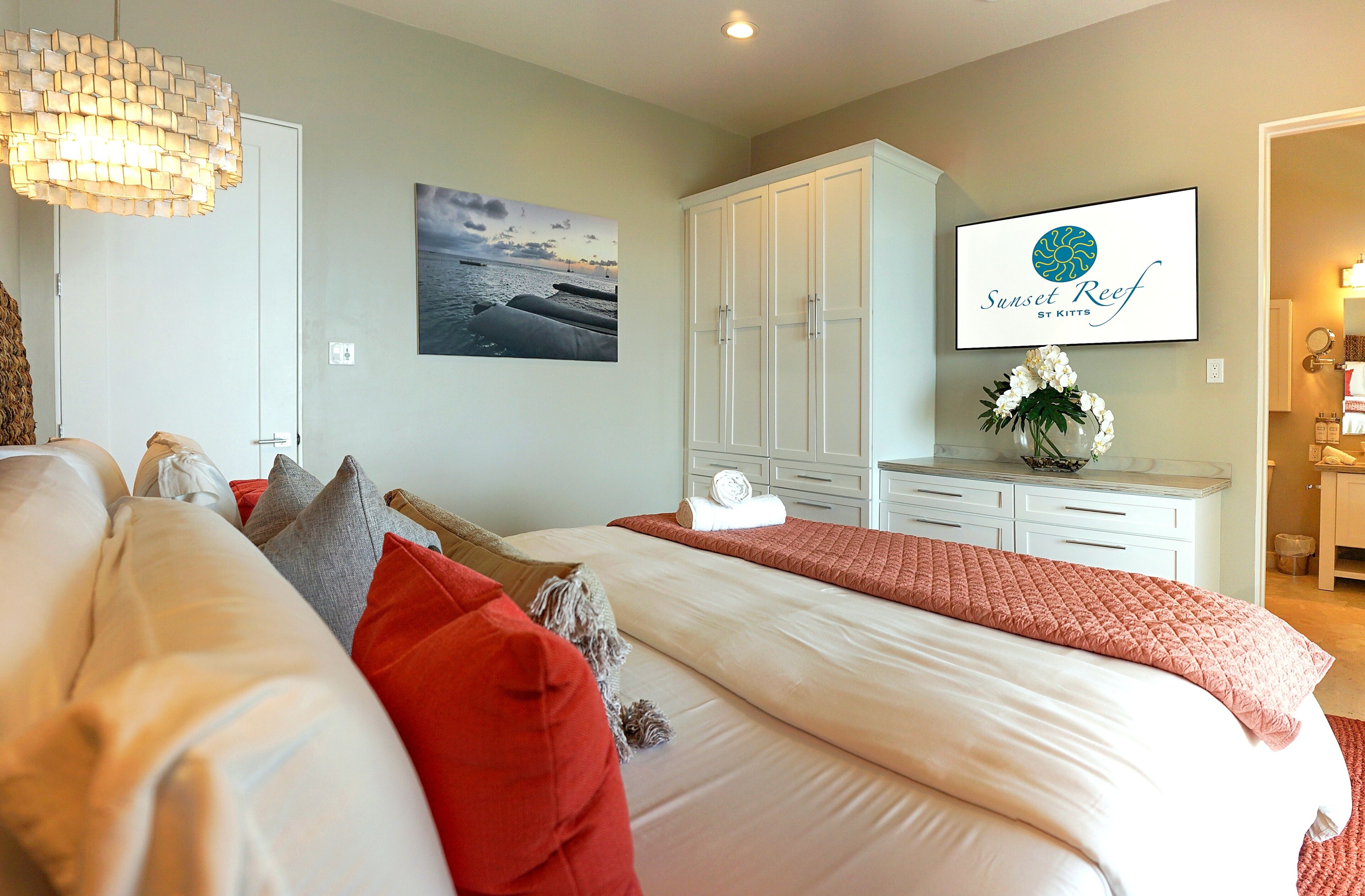 4 bedrooms, iron/ironing board, WiFi, bed sheets