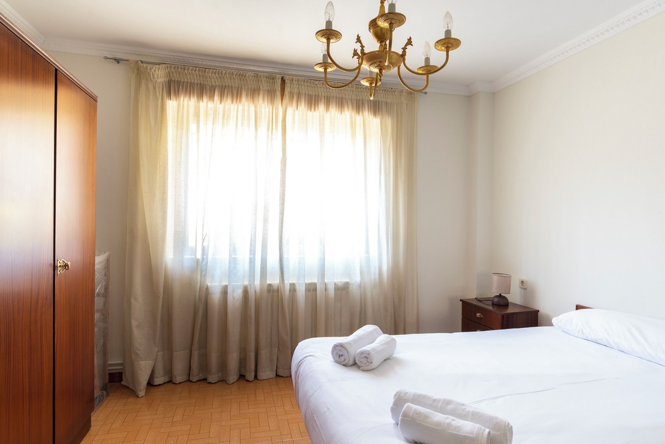 Ferros/tábuas de passar roupa, roupa de cama
