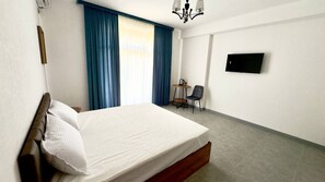 Classic-Doppel- oder -Zweibettzimmer, Nichtraucher, Gartenblick | Schreibtisch, laptopgeeigneter Arbeitsplatz, kostenloses WLAN