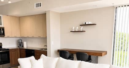 Cozy 1-bedroom apartment 5 min from Benz Stadium in heart of Atlanta