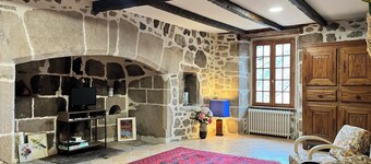 Authentic Cantalien house with garden and view of Puy Mary
