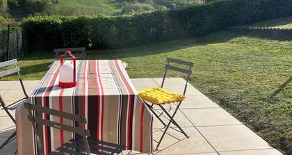 Authentic Cantalien house with garden and view of Puy Mary