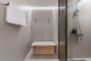 Family Studio Suite, Hill View | Bathroom | Free toiletries, hair dryer, towels, soap - JI Hotel Shenzhen Xiaomeisha (Shenzhen)