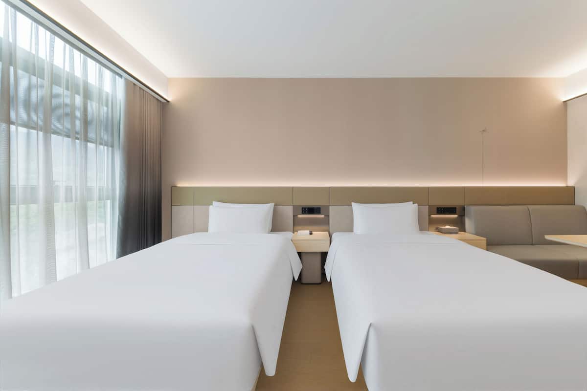 Superior Twin Room, Hill View | Free WiFi