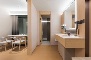 Family Suite | Bathroom - JI Hotel Shenzhen Xiaomeisha (Shenzhen)