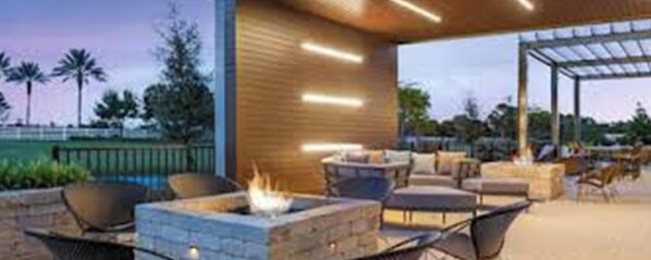Outdoor dining - Cozy 1-bedroom  Golf Paradise hotel suite with AC in welcoming Port St. Lucie (Port St. Lucie)