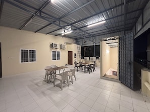 Dining - Value stay -Compact 1BHK Apartment-Airport- City centre-IT Park (Chennai)