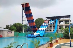 Hus | Pool