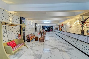 Hus | Reception