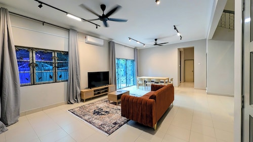 ANS Homestay Corner Lot Shah Alam City Centre