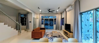 ANS Homestay Corner Lot Shah Alam City Centre