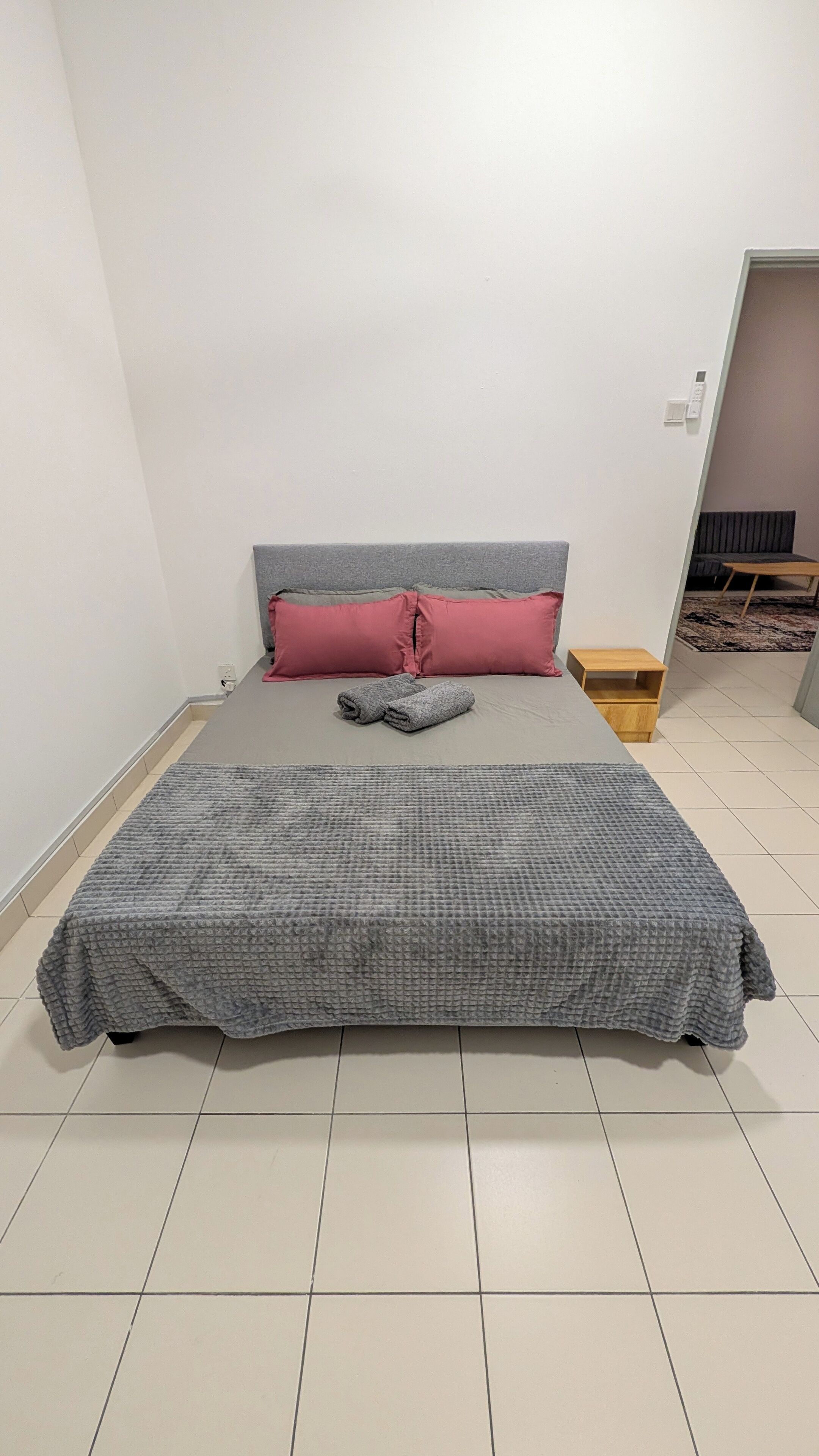 Iron/ironing board, WiFi