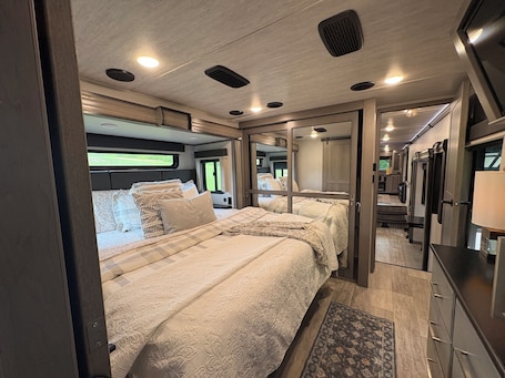 1 bedroom, bed sheets. Old Stone Farm Luxury Glamping & Mini Horse Experiences