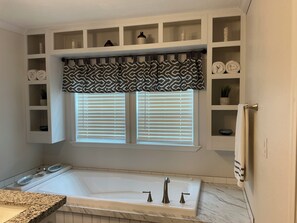 Bathroom - A Record Place to Stay! -- 2 Bedroom, 2 Bath home in the Heart of Hill Country! (Bandera)