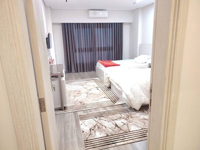 Diarna Downtown Residency