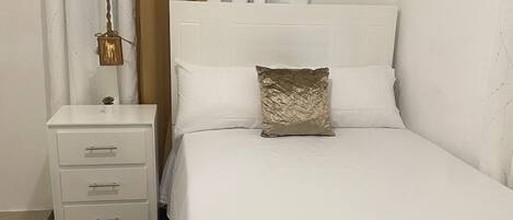1 bedroom, internet, bed sheets
